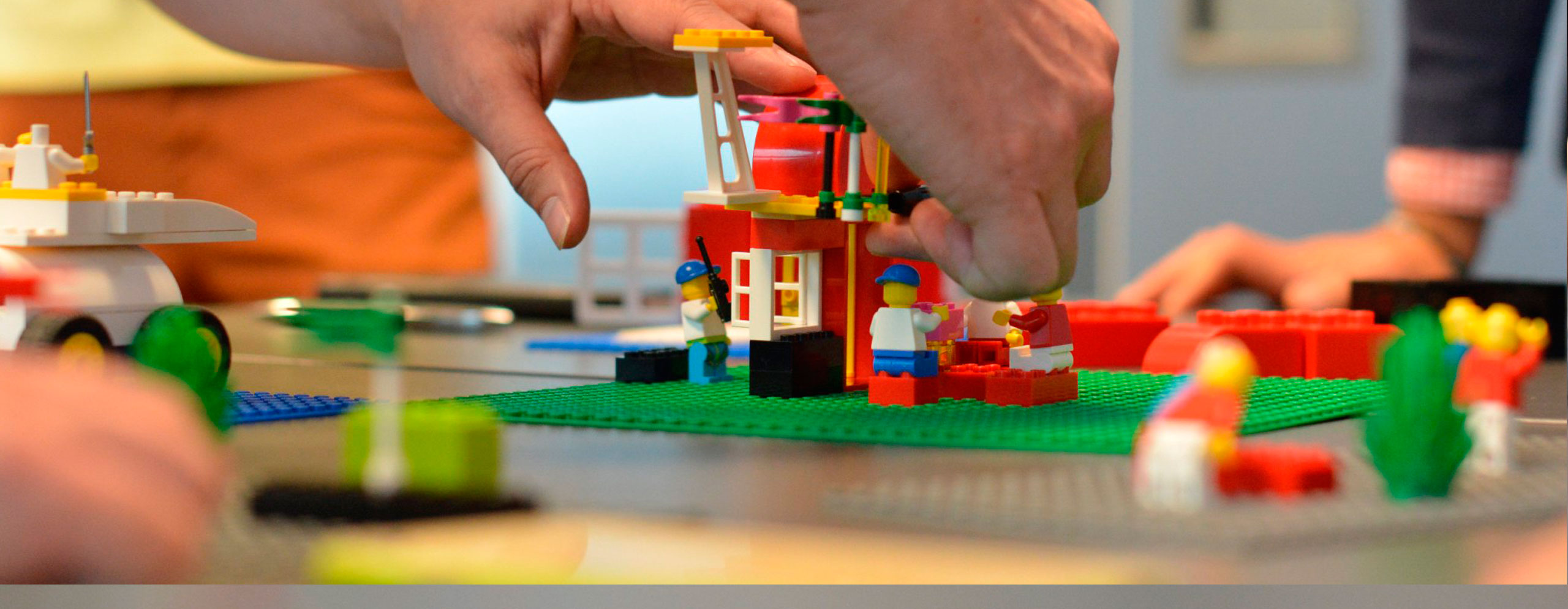 slide02_lego